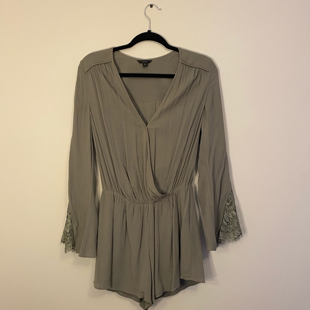 GUESS army green romper💚